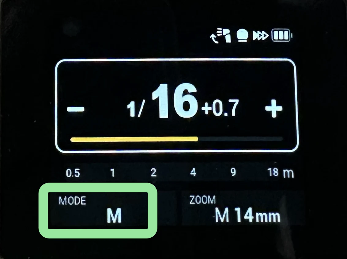 Godox V480 screen showing manual mode (M) selected