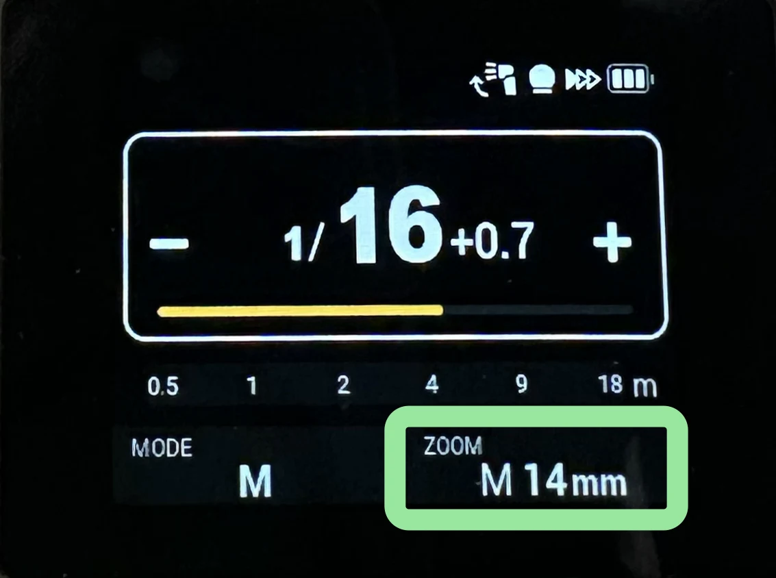 Godox V480 screen showing the flash zoom set to 14mm